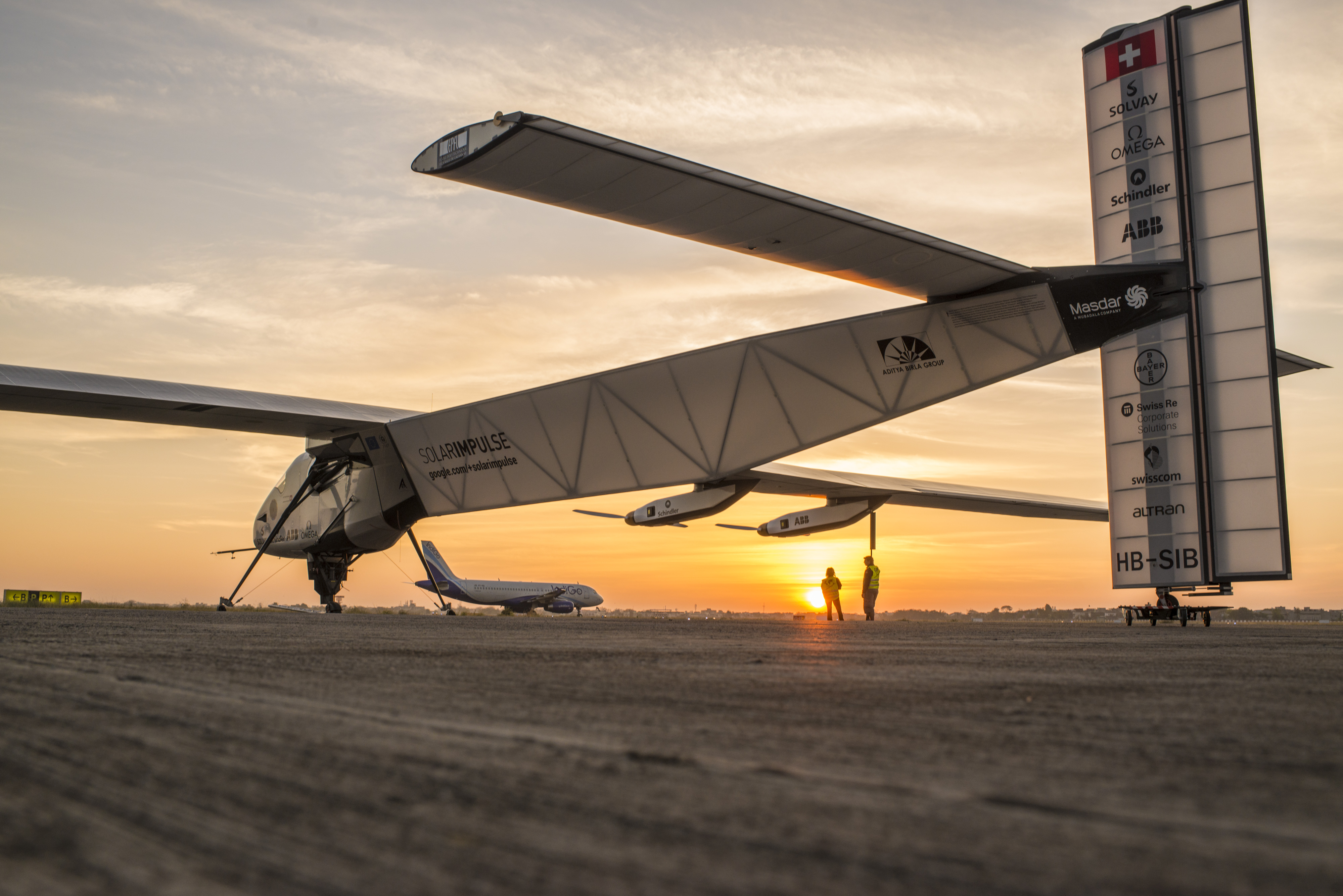 Solar 2. Самолет Solar Impulse 2. Самолет на солнечных батареях Solar Impulse 2. Солар Импульс самолет. Самолет на солнечных батареях Solar Impulse 1.