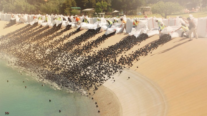 Shade balls LA reservoir